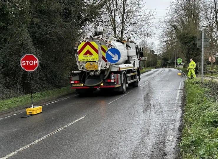 Reading Borough Council Leads the Way with Groundbreaking Traffic Management Innovation from Solar Gates UK