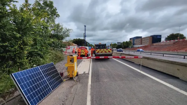 INSTABOOM™ integrated with roadside solar